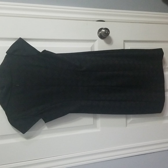 Le chateau houndsworth shift dress - Picture 3 of 5